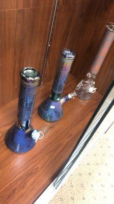 Multicolored iridescent water pipes