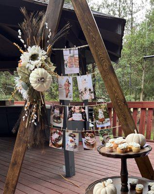 Photo gallery and cupcake samples at the Cascade Mountain Ranch vendor fair. Zoom in you can see some beautiful cake photos.